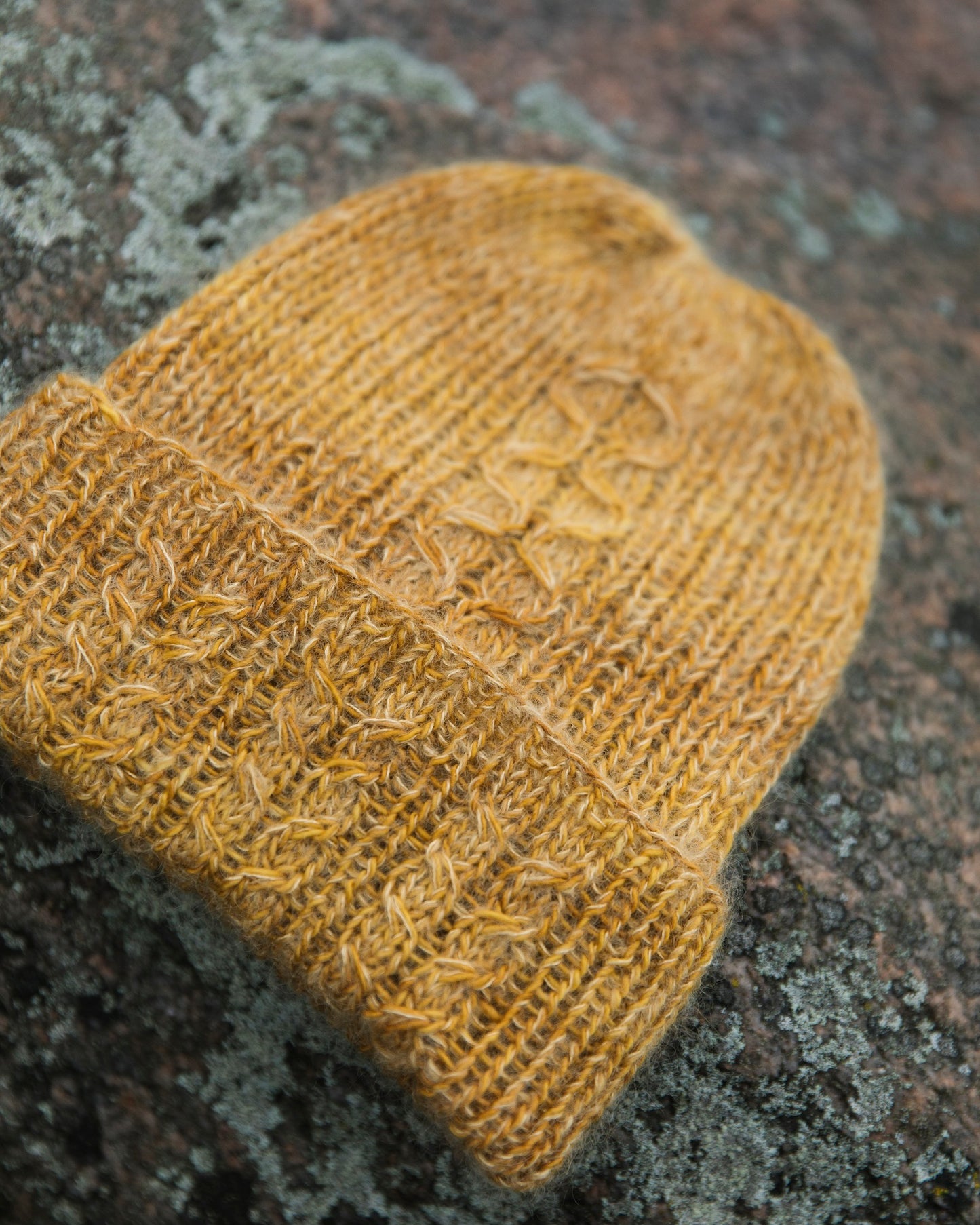 Soothing Stitches: Knits for a Quiet Mind by Pauliina Kuunsola