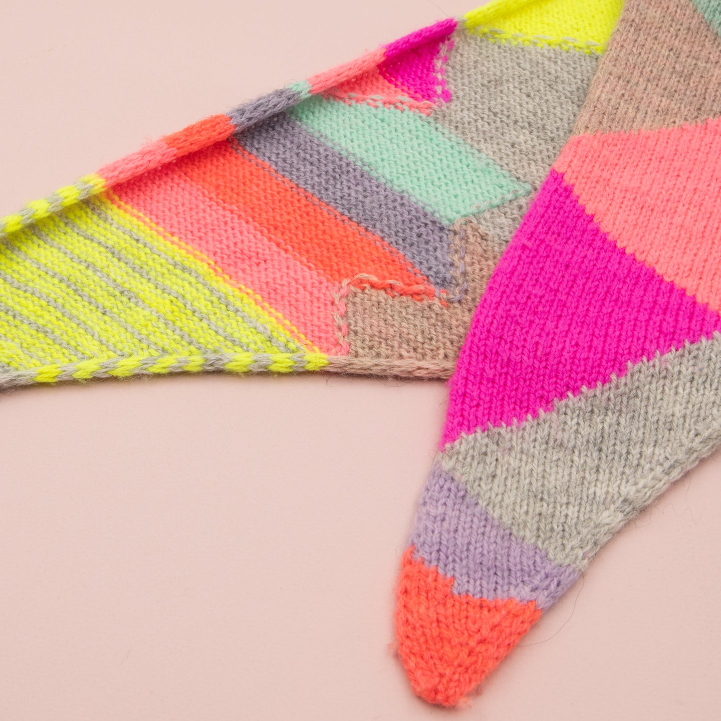 Le Bandana - All Over Intarsia by Aimée Gille