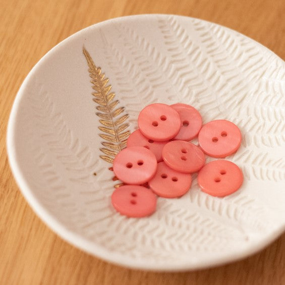 Lise Tailor - Flat button (Mother of Pearl)