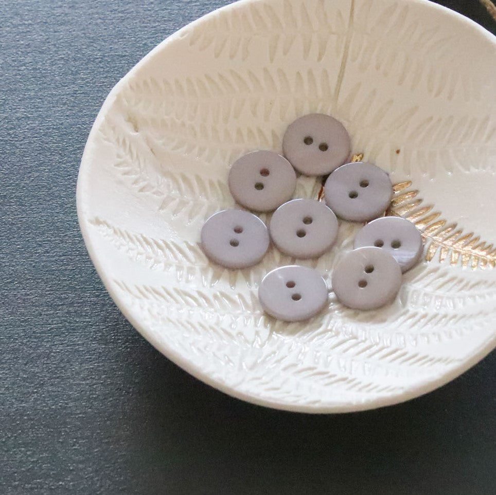 Lise Tailor - Flat button (Mother of Pearl)