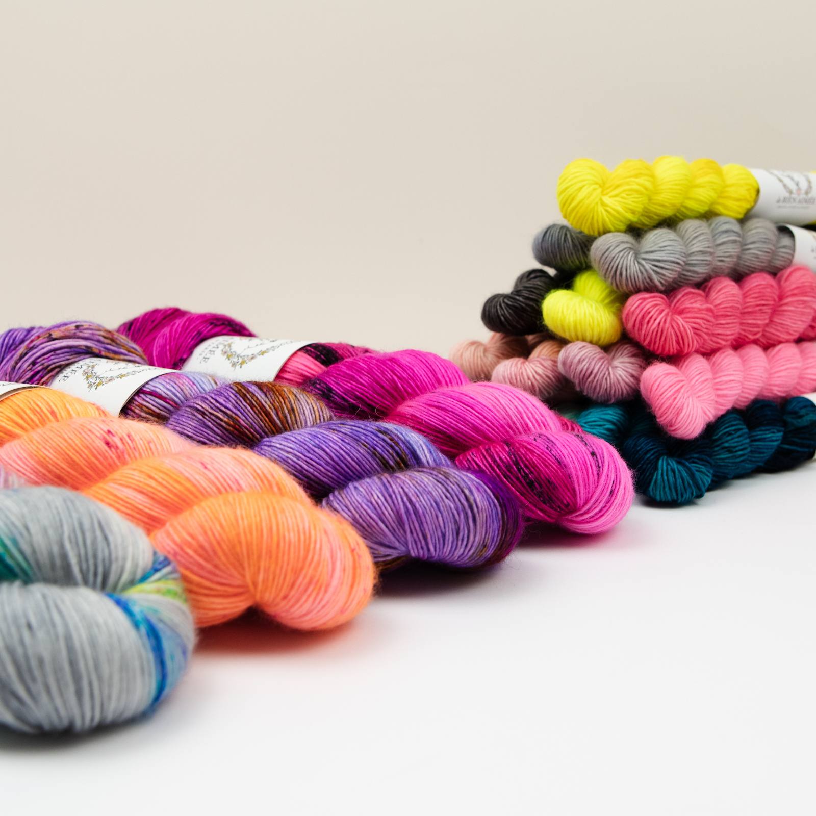 Kit Laine La Bien Aimee – Châle Sleep Westknits – 4 Pelotes 100% Mérinos SW – Multicolore