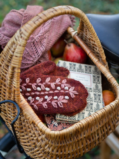 Embroidery on Knits By Judit Gummlich