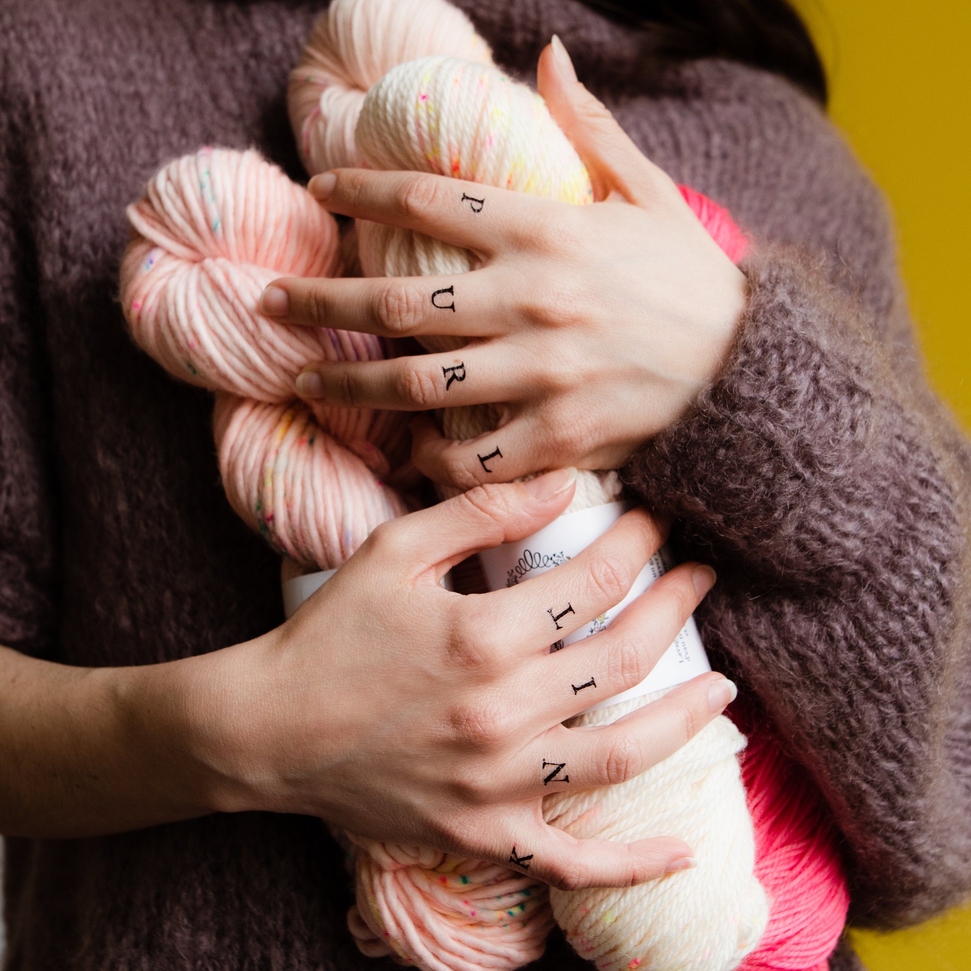 Woollen scarf with tattoo print