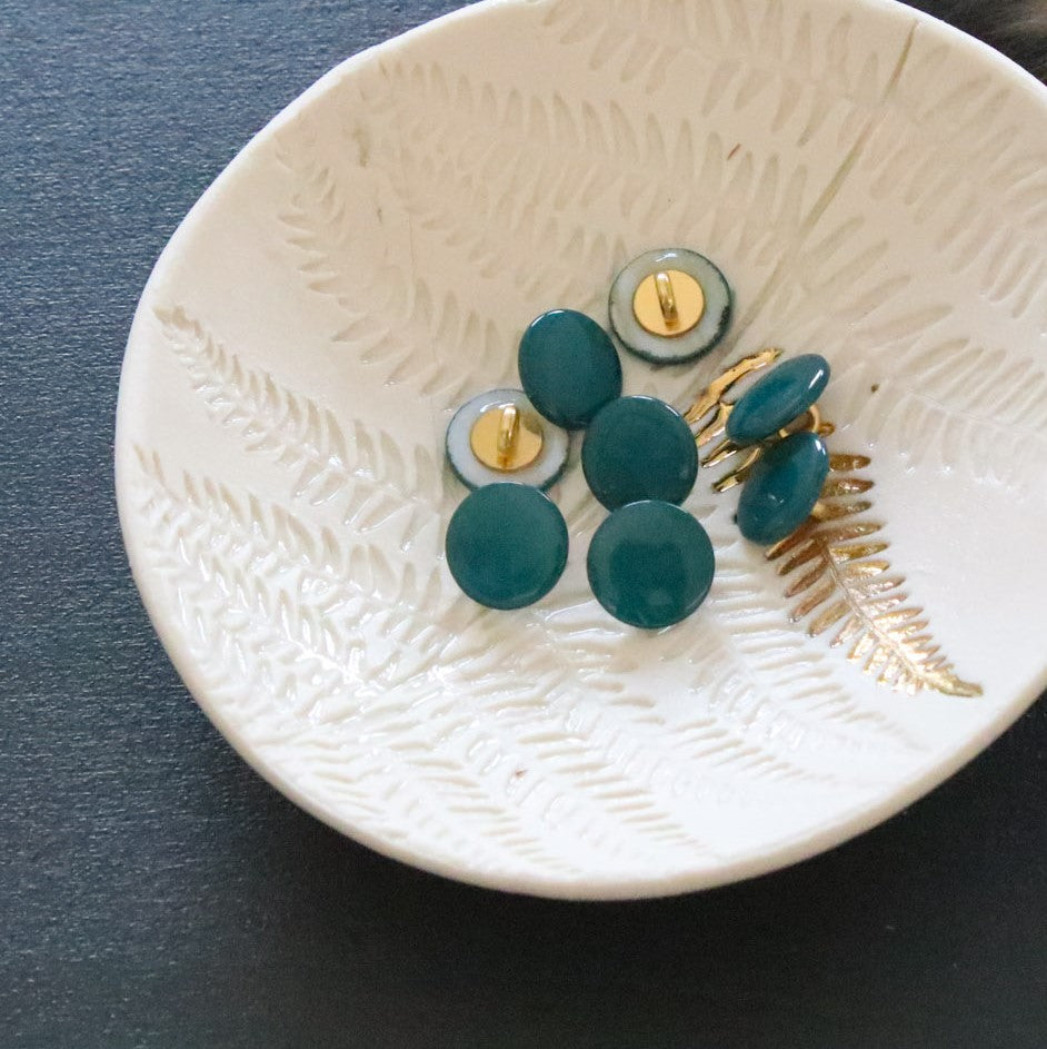 Lise Tailor - Shank Button (Mother of Pearl)