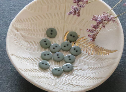 Lise Tailor - Flat Button (Shiny)