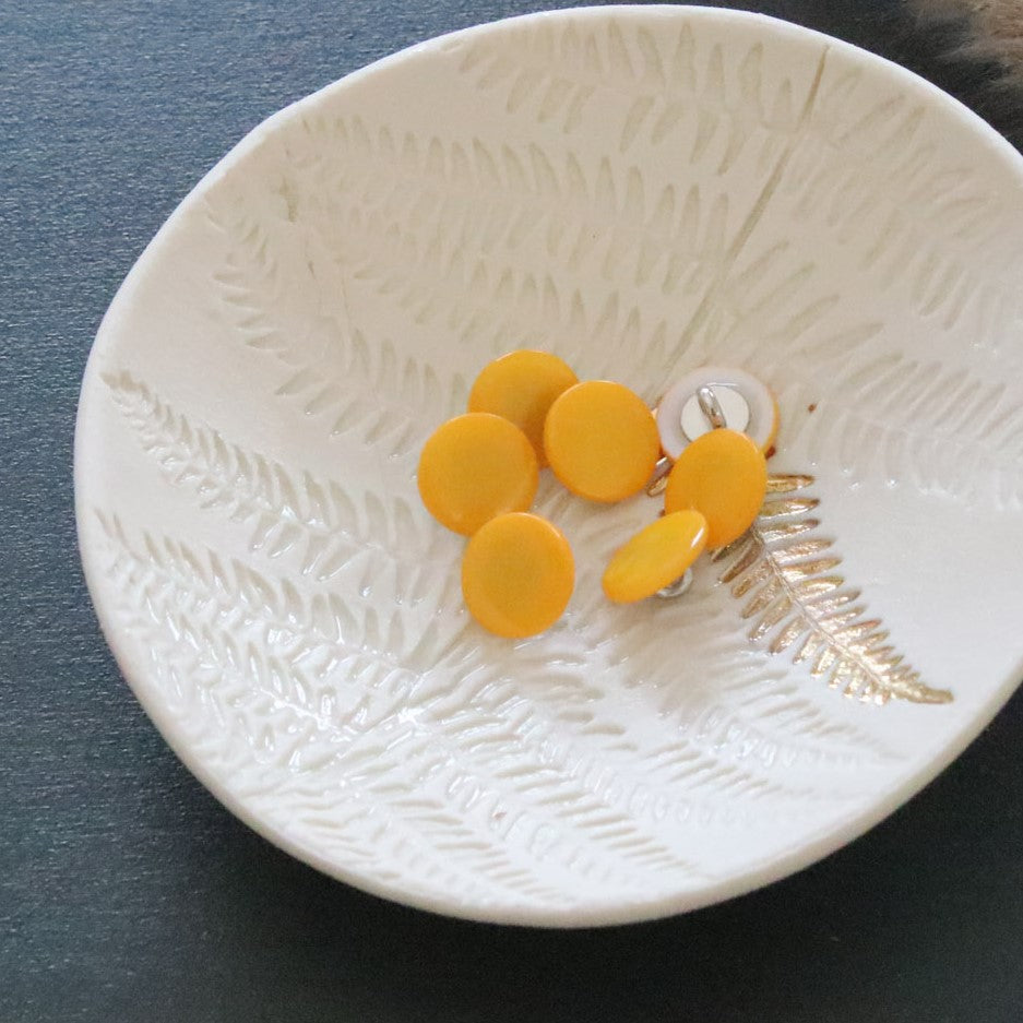 Lise Tailor - Shank Button (Mother of Pearl)